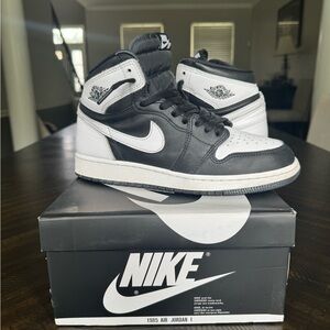 Nike Air Jordan 1 Retro Black White
